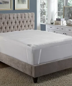 MGM Grand Hotel Laundry Platinum 5-in. Goose Topper